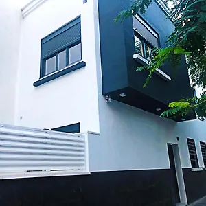 3* Alojamento de Acomodação e Pequeno-almoço Butik Centro